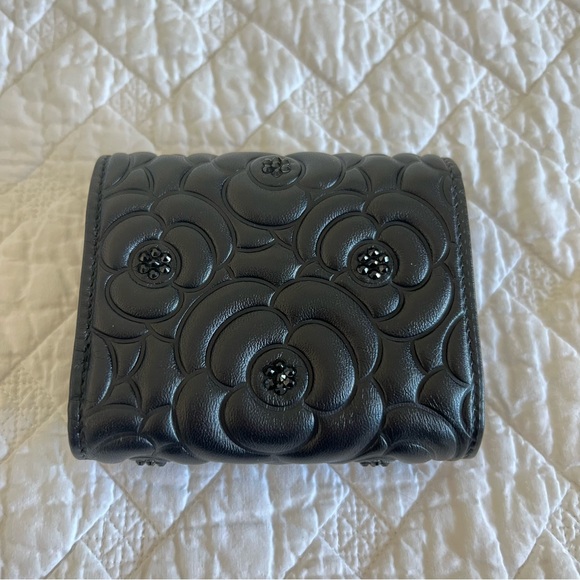 Chanel Wallet - Picture 2 of 5